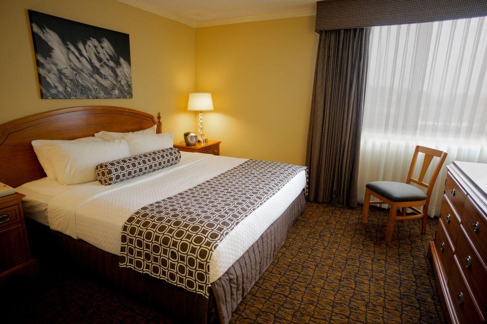 Hotel Doubletree By Hilton Madison East Exterior foto
