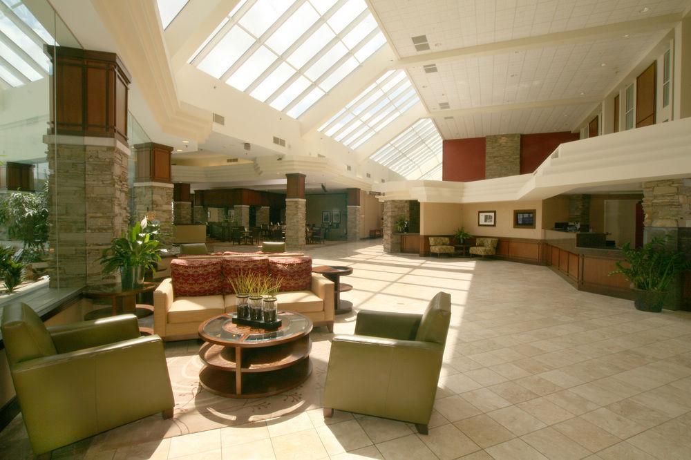 Hotel Doubletree By Hilton Madison East Exterior foto