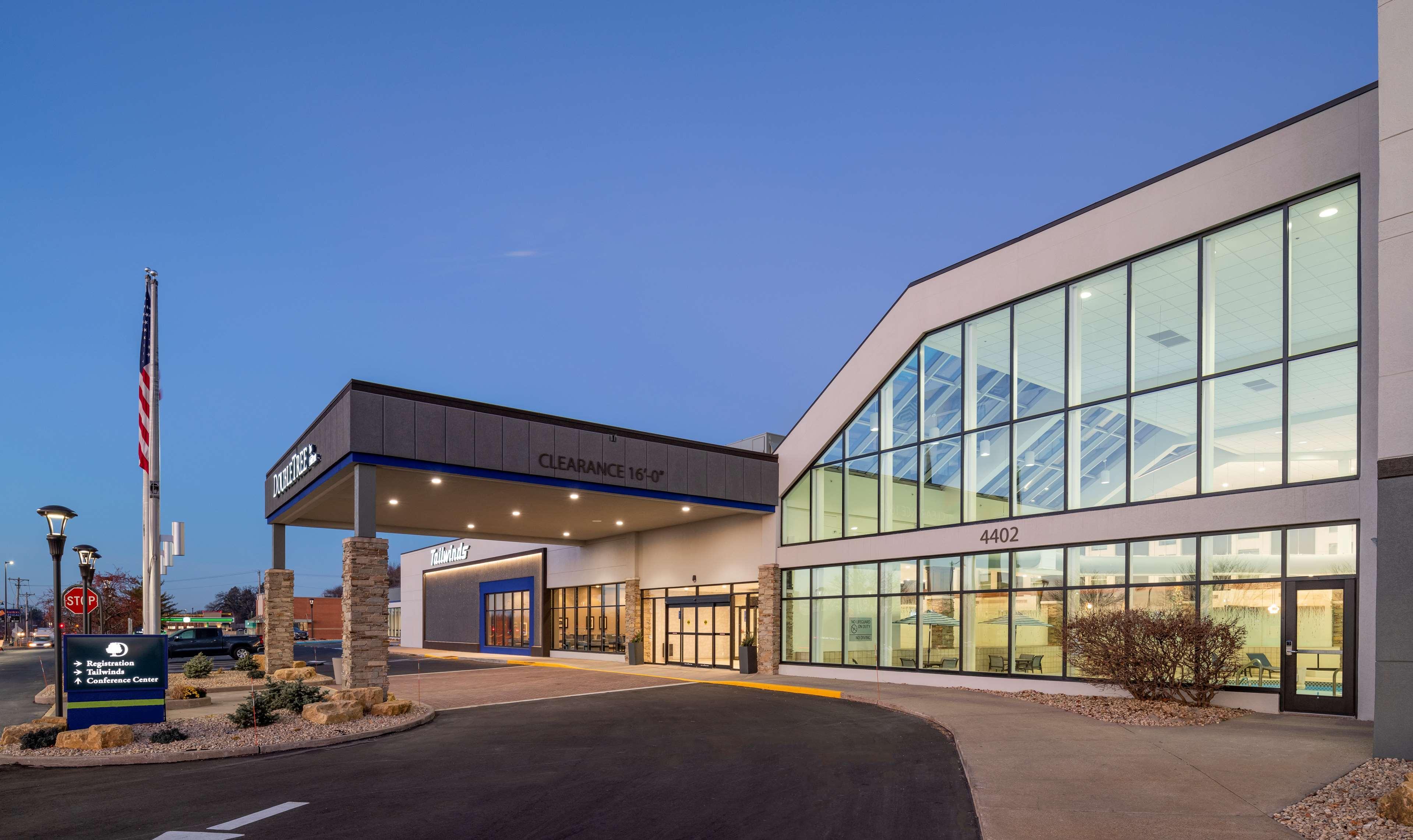 Hotel Doubletree By Hilton Madison East Exterior foto