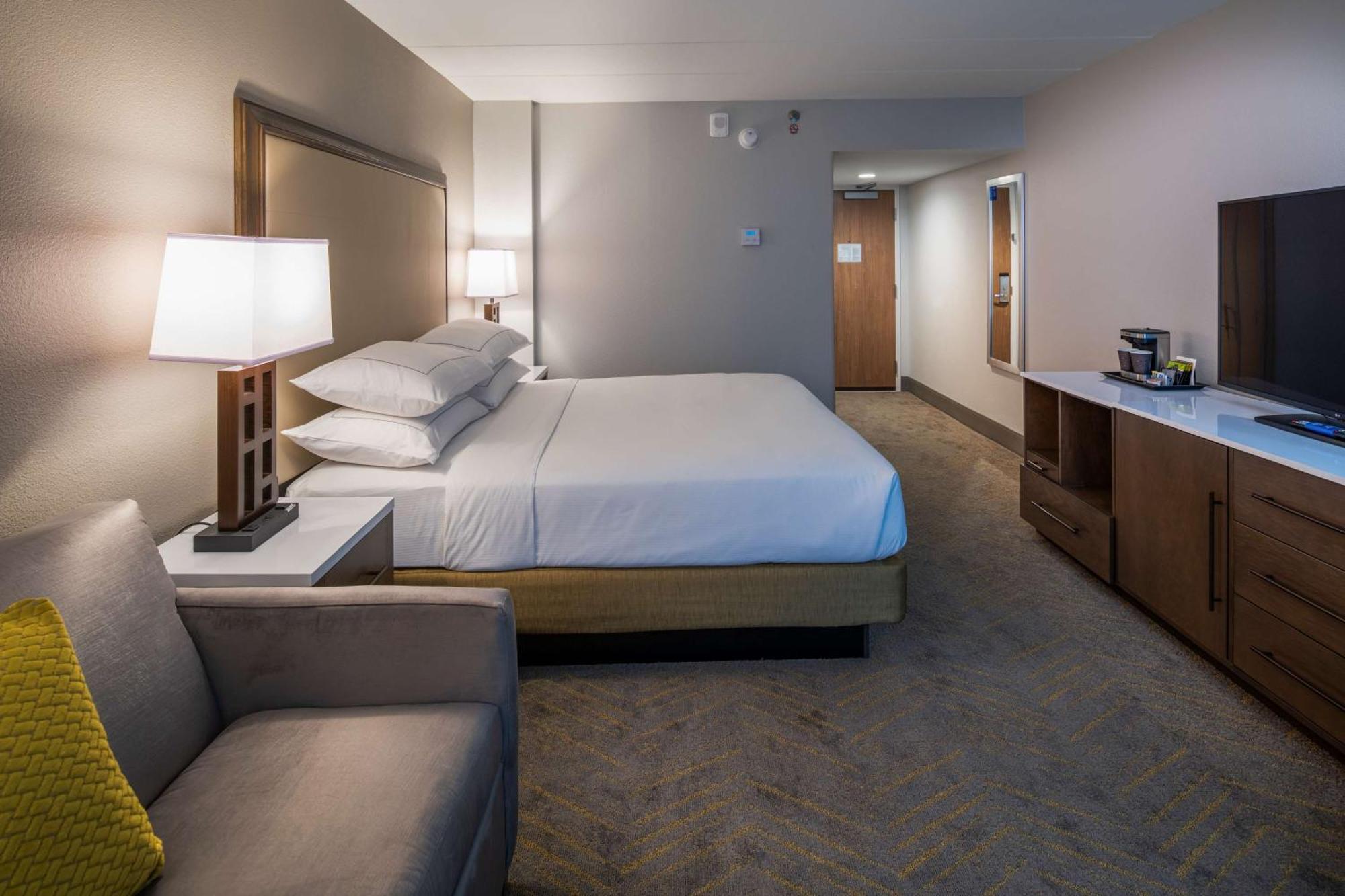 Hotel Doubletree By Hilton Madison East Exterior foto