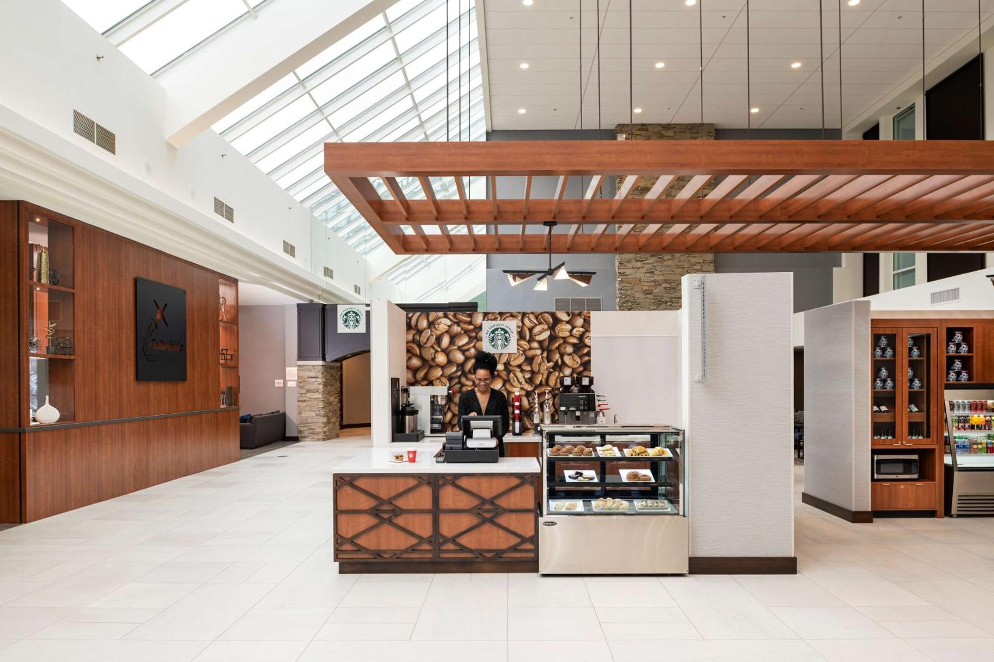 Hotel Doubletree By Hilton Madison East Exterior foto